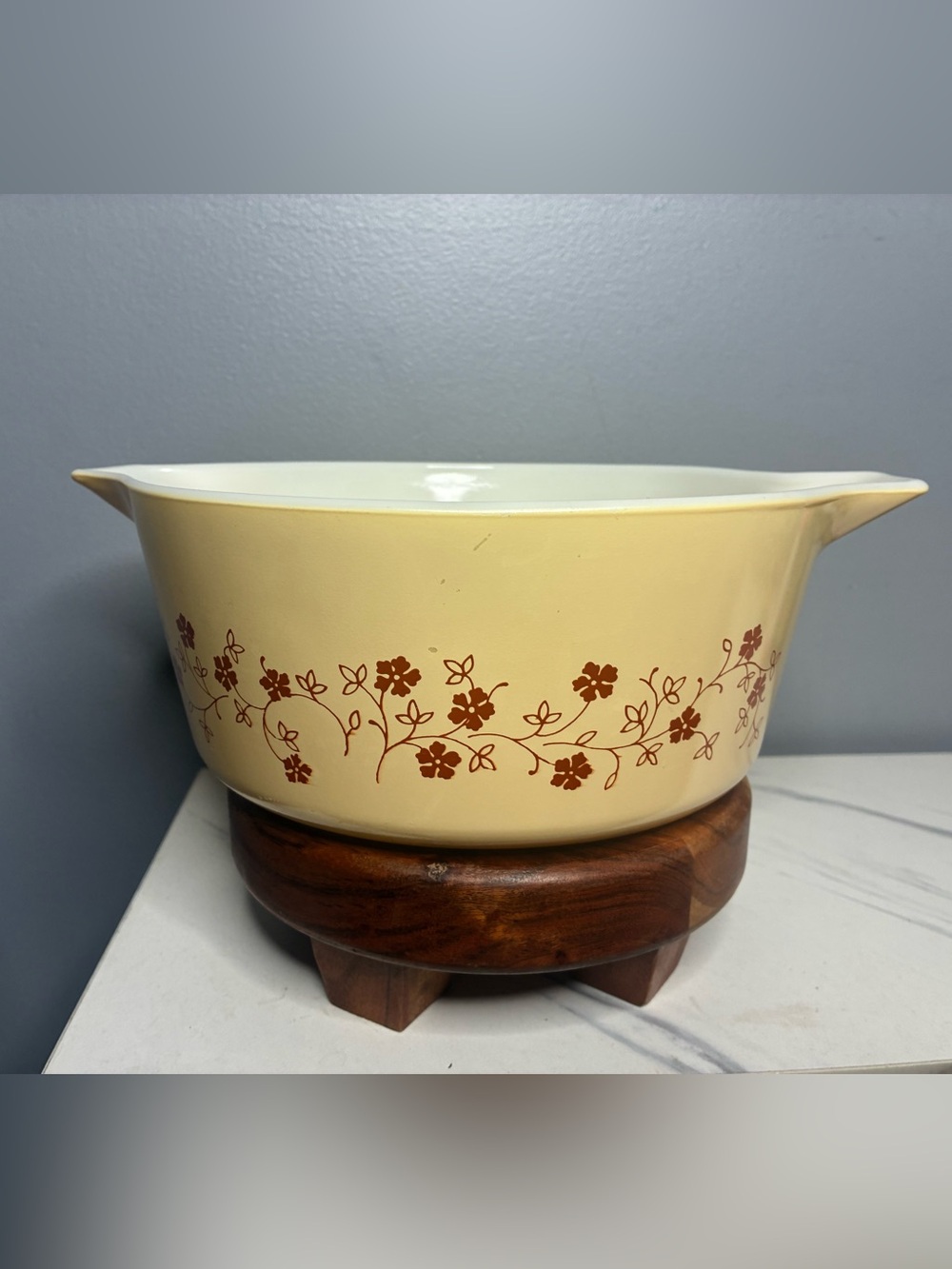 Pyrex Trailing Flowers 475-B 2.5 Qt Casserole Tan Brown Floral 1970s